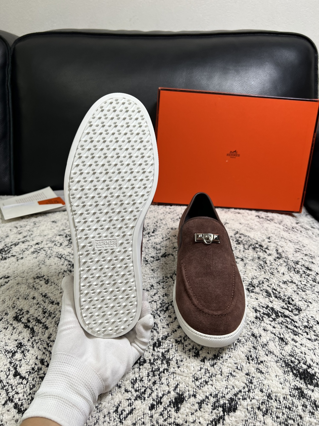 Hermes  高品质  顶级工艺品  爱马仕 专柜同步发售原厂配置，意大利进口原版牛皮面料，高品质拼接工艺，全进口水染