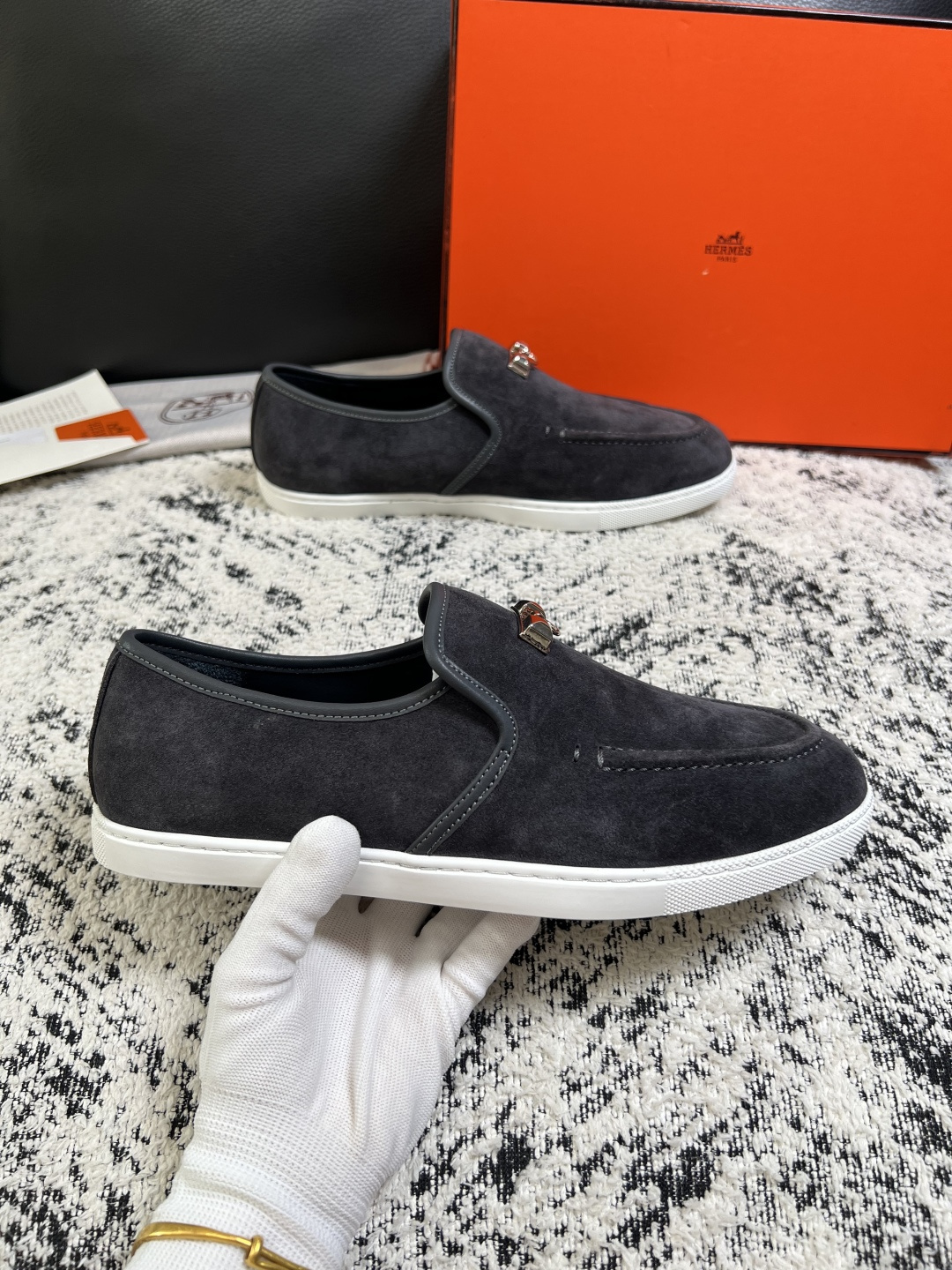 Hermes  高品质  顶级工艺品  爱马仕 专柜同步发售原厂配置，意大利进口原版牛皮面料，高品质拼接工艺，全进口水染