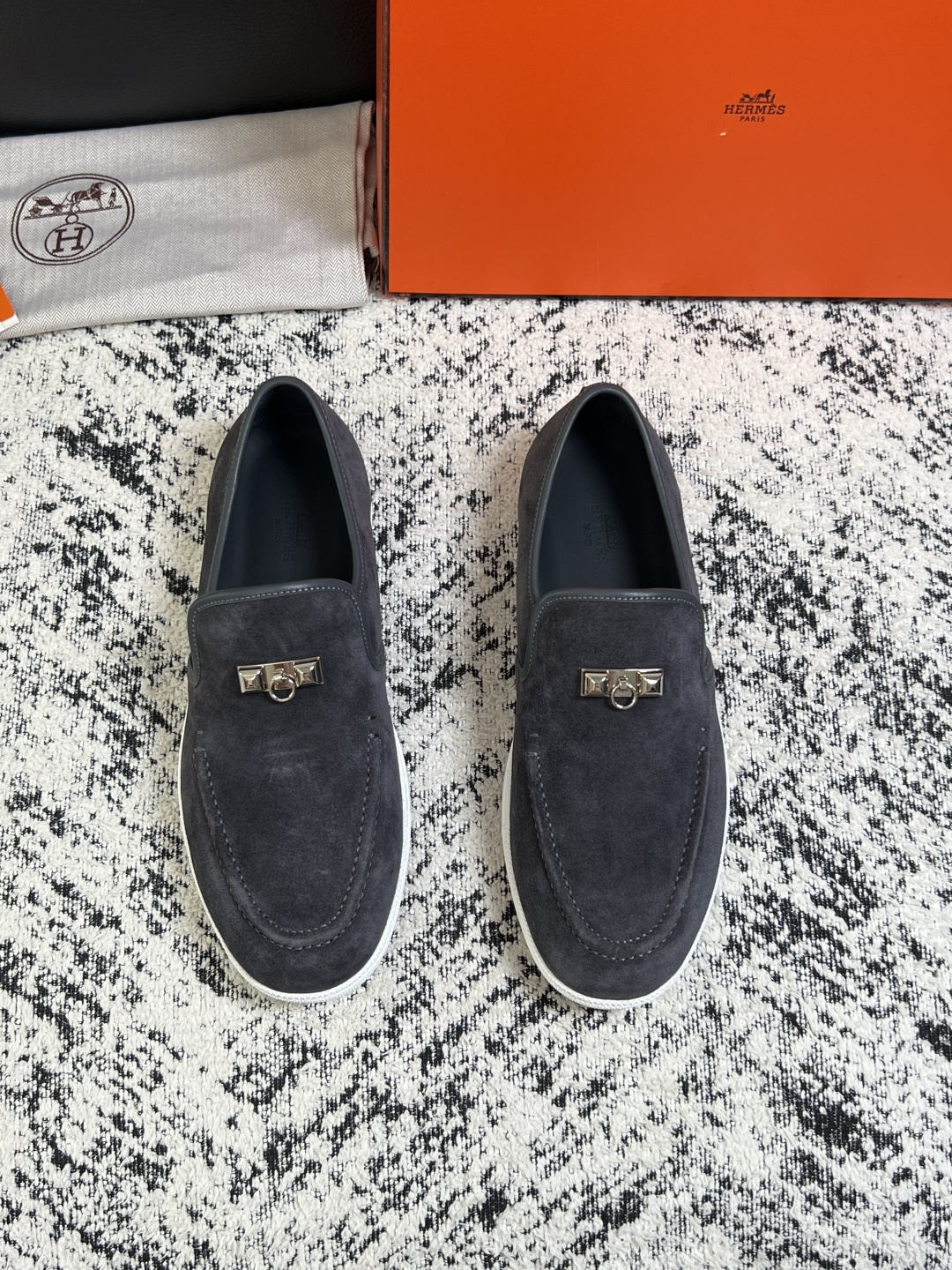 Hermes  高品质  顶级工艺品  爱马仕 专柜同步发售原厂配置，意大利进口原版牛皮面料，高品质拼接工艺，全进口水染