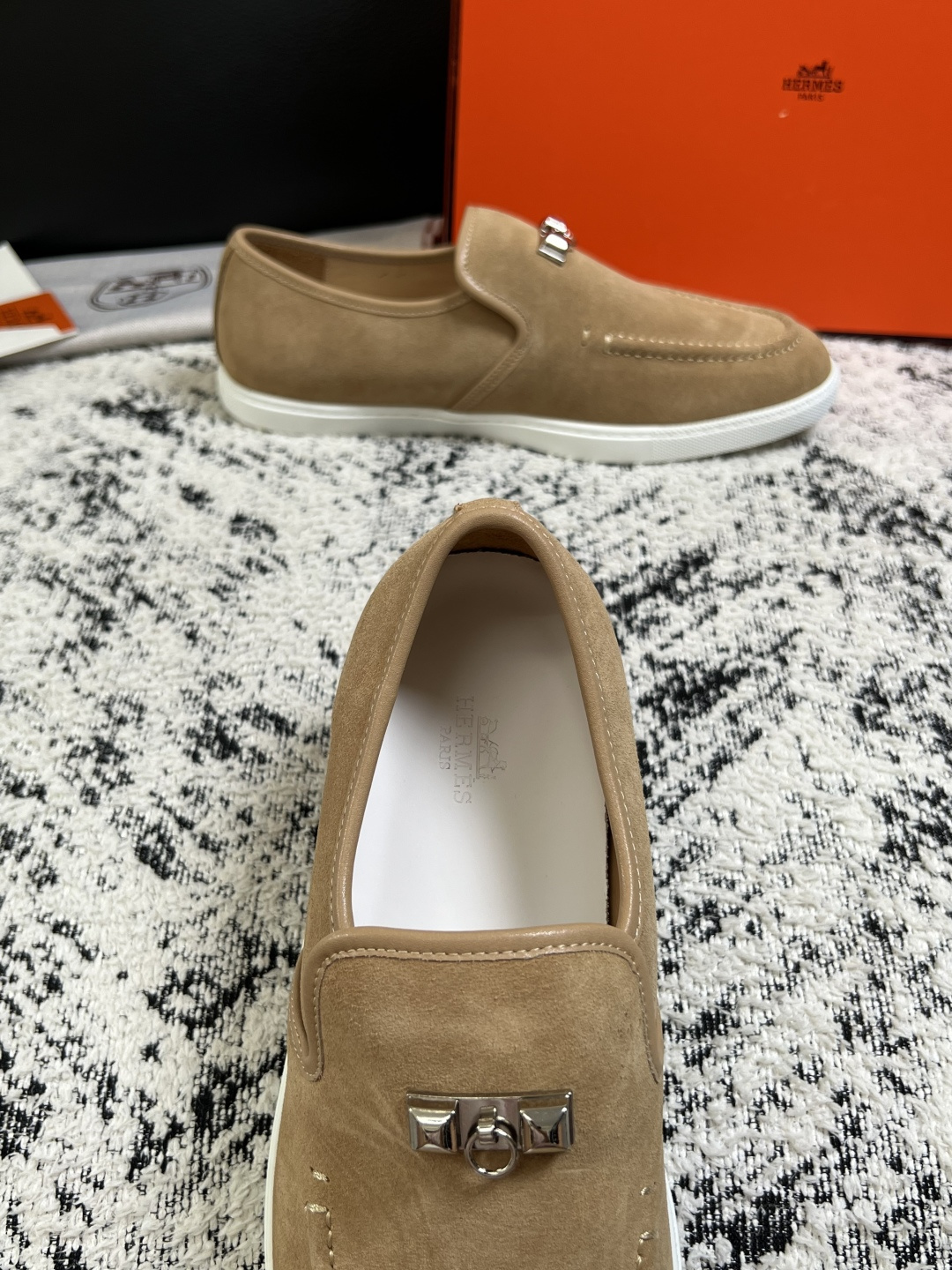 Hermes  高品质  顶级工艺品  爱马仕 专柜同步发售原厂配置，意大利进口原版牛皮面料，高品质拼接工艺，全进口水染