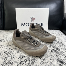 MONCLER 高品质 顶级工艺品 蒙口 新品专柜新款,原厂配置意大利进口牛皮搭配面料,高品质复杂拼接工艺,进口 MONCLER 高品质 顶级工艺品 蒙口 新品专柜新款,原厂配置意大利进口牛皮搭配面料,高品质复杂拼接工艺,进口