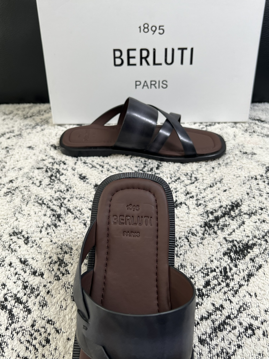 Berluti  高品质  顶级工艺品  布鲁提  拖鞋专柜同步发售原厂配置，意大利进口牛皮面料，全进口水染牛皮里垫，鞋
