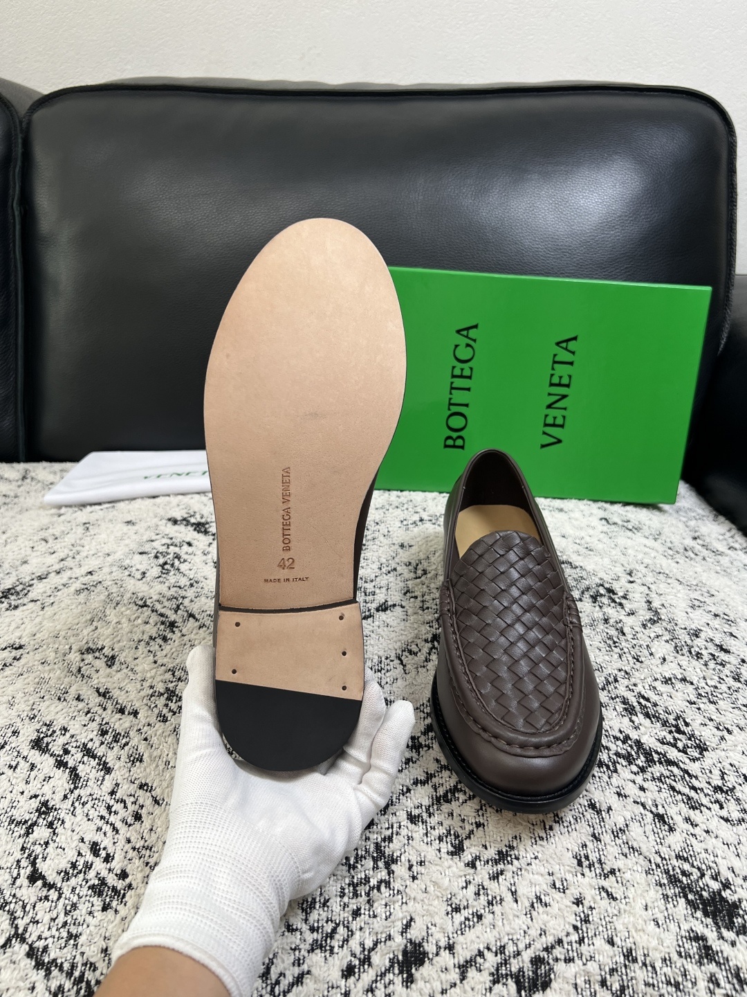 BOTTEGA VENETA 高品质 顶级工艺品 葆蝶家 专柜同步,鞋面意大利进口编织牛皮面料,透气牛皮内里舒 BOTTEGA VENETA 高品质 顶级工艺品 葆蝶家 专柜同步,鞋面意大利进口编织牛皮面料,透气牛皮内里舒