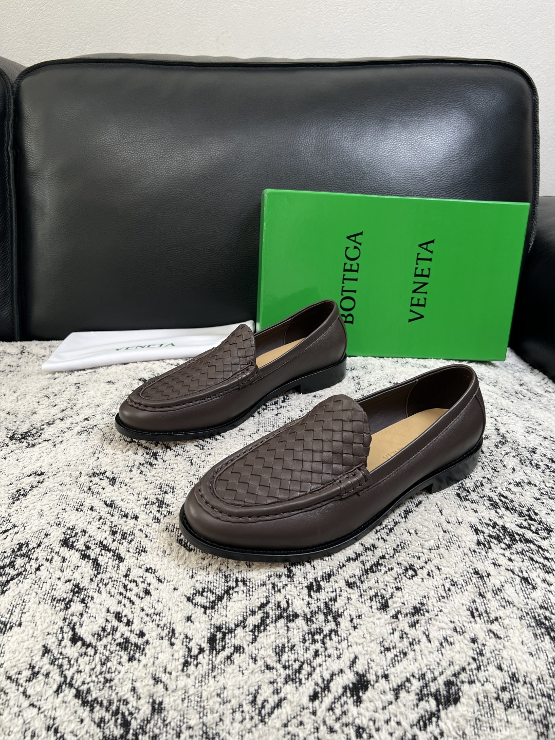 BOTTEGA VENETA 高品质 顶级工艺品 葆蝶家 专柜同步,鞋面意大利进口编织牛皮面料,透气牛皮内里舒 BOTTEGA VENETA 高品质 顶级工艺品 葆蝶家 专柜同步,鞋面意大利进口编织牛皮面料,透气牛皮内里舒