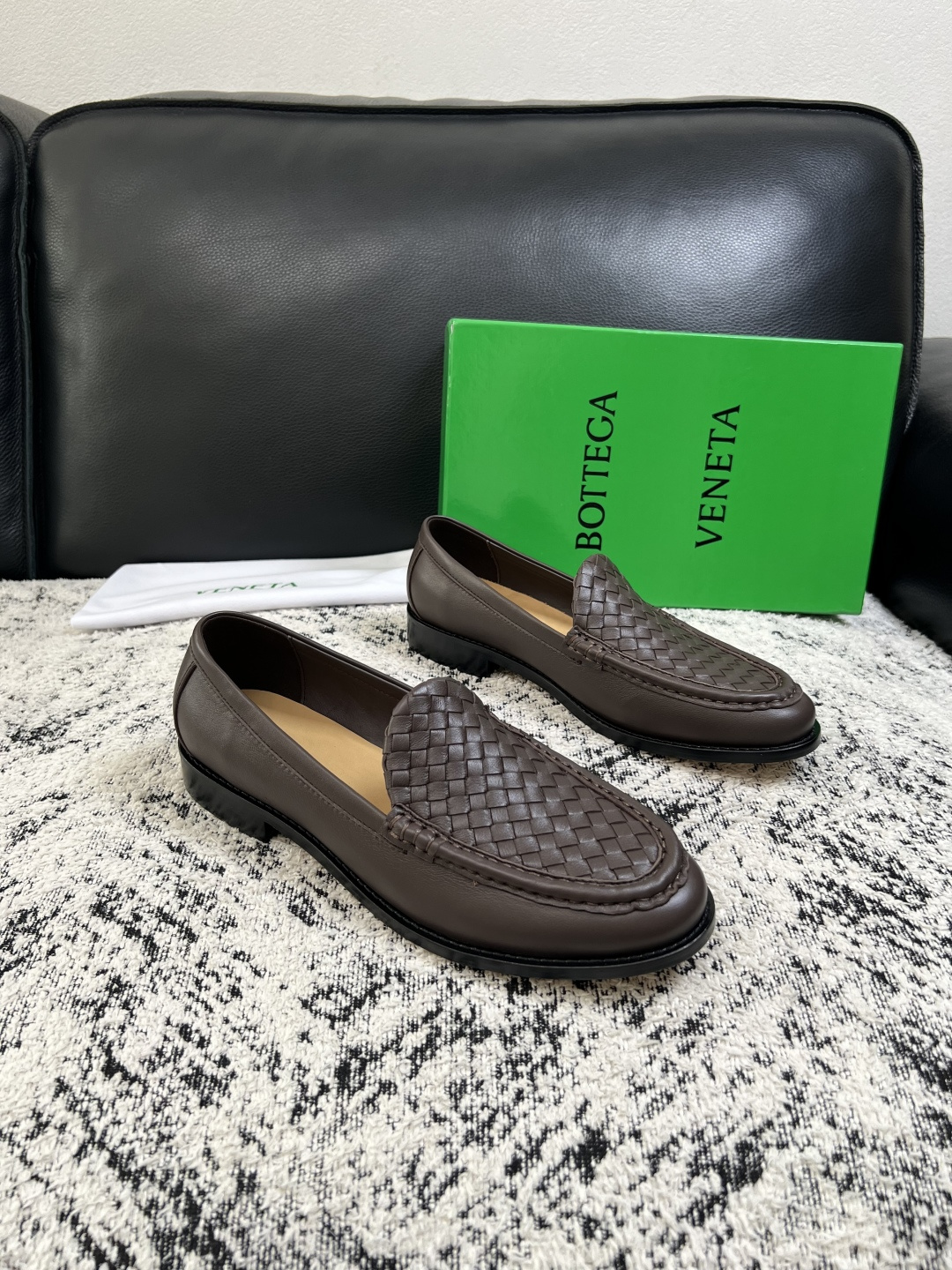 BOTTEGA VENETA 高品质 顶级工艺品 葆蝶家 专柜同步,鞋面意大利进口编织牛皮面料,透气牛皮内里舒 BOTTEGA VENETA 高品质 顶级工艺品 葆蝶家 专柜同步,鞋面意大利进口编织牛皮面料,透气牛皮内里舒