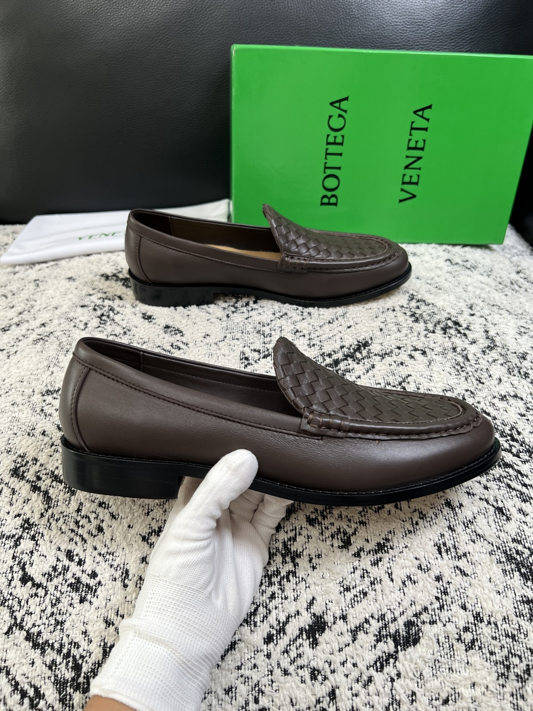 BOTTEGA VENETA 高品质 顶级工艺品 葆蝶家 专柜同步,鞋面意大利进口编织牛皮面料,透气牛皮内里舒 BOTTEGA VENETA 高品质 顶级工艺品 葆蝶家 专柜同步,鞋面意大利进口编织牛皮面料,透气牛皮内里舒