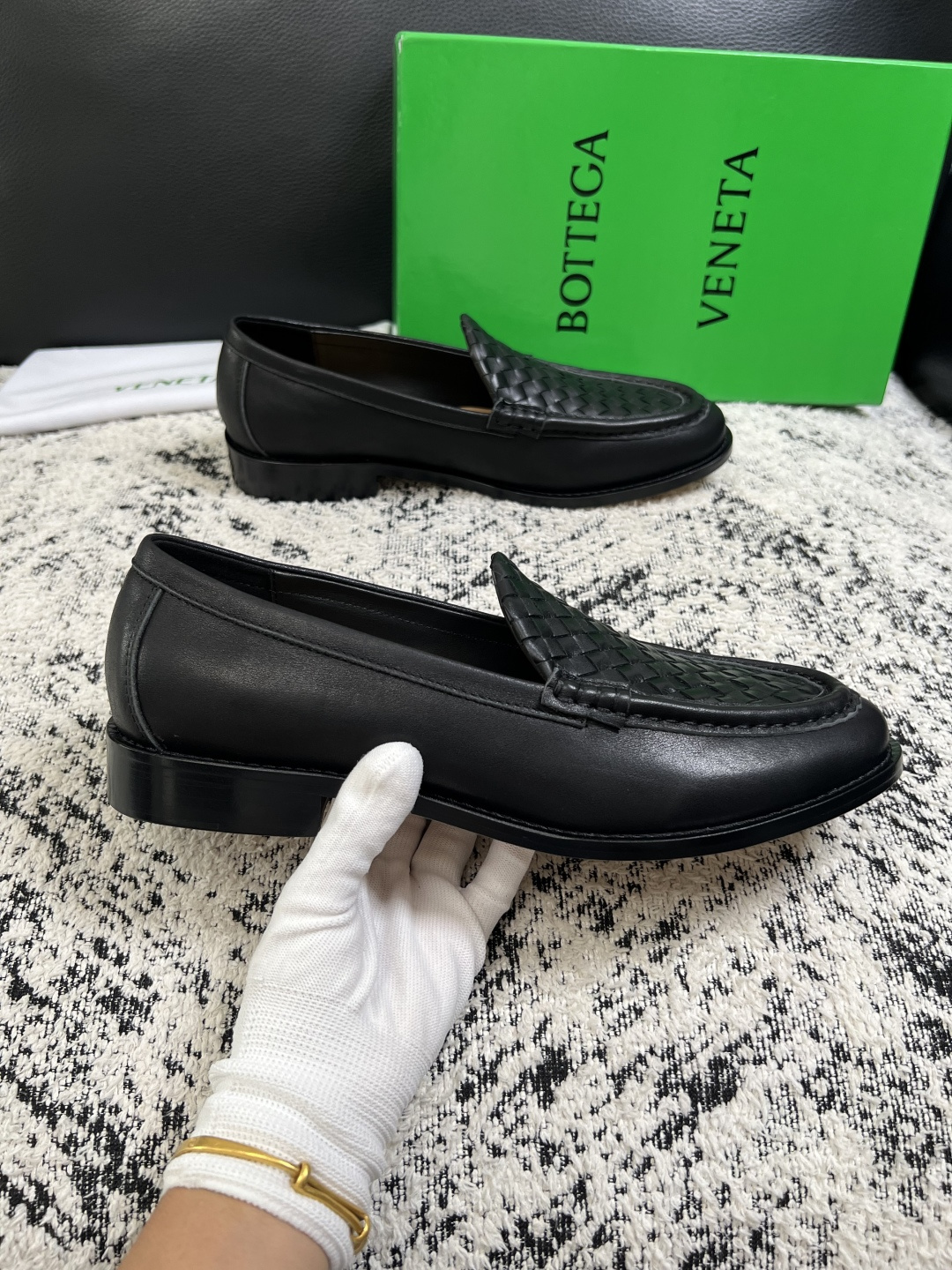BOTTEGA  VENETA  高品质  顶级工艺品   葆蝶家 专柜同步，鞋面意大利进口编织牛皮面料，透气牛皮内里舒