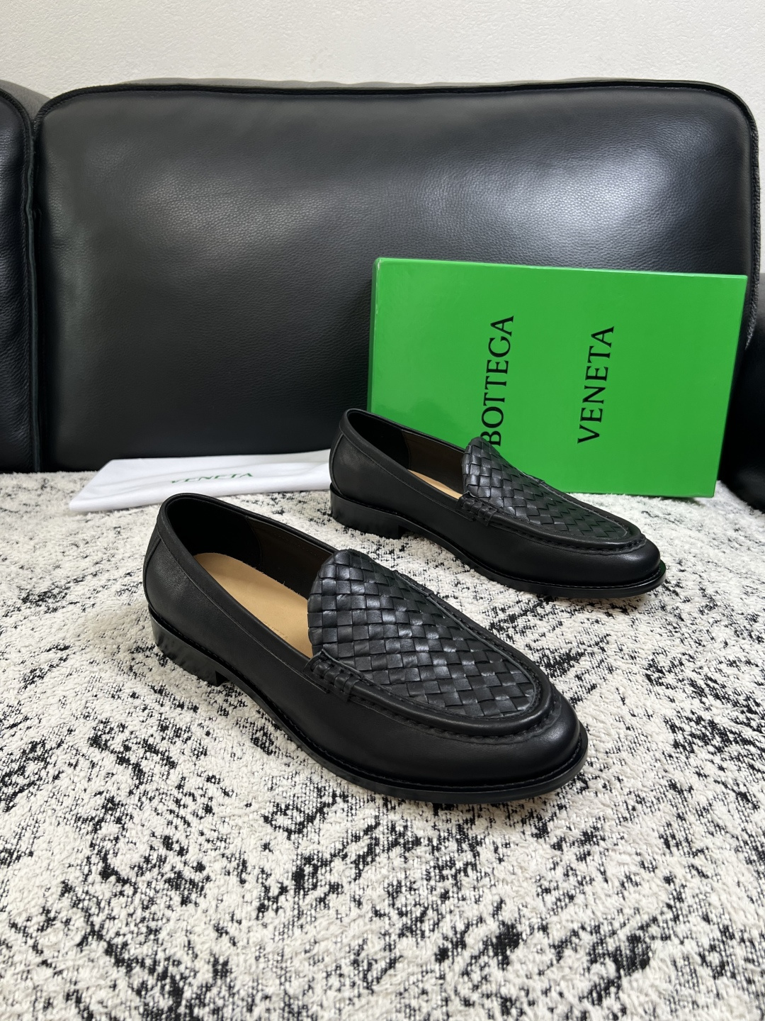 BOTTEGA VENETA 高品质 顶级工艺品 葆蝶家 专柜同步,鞋面意大利进口编织牛皮面料,透气牛皮内里舒 BOTTEGA VENETA 高品质 顶级工艺品 葆蝶家 专柜同步,鞋面意大利进口编织牛皮面料,透气牛皮内里舒