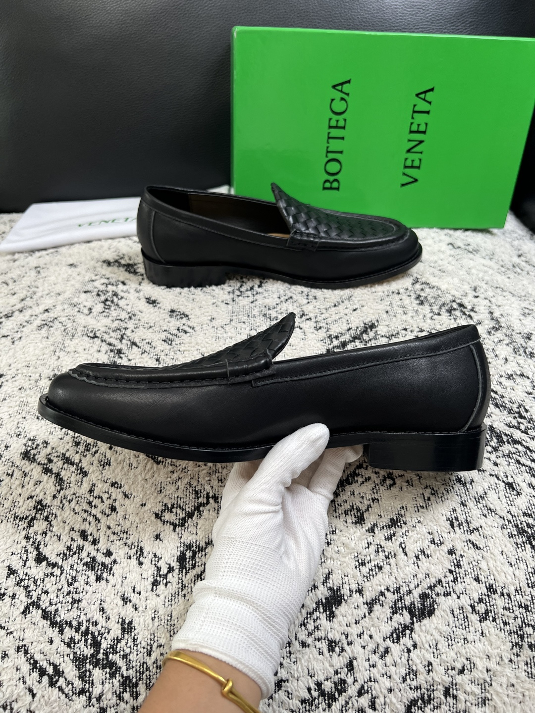 BOTTEGA  VENETA  高品质  顶级工艺品   葆蝶家 专柜同步，鞋面意大利进口编织牛皮面料，透气牛皮内里舒