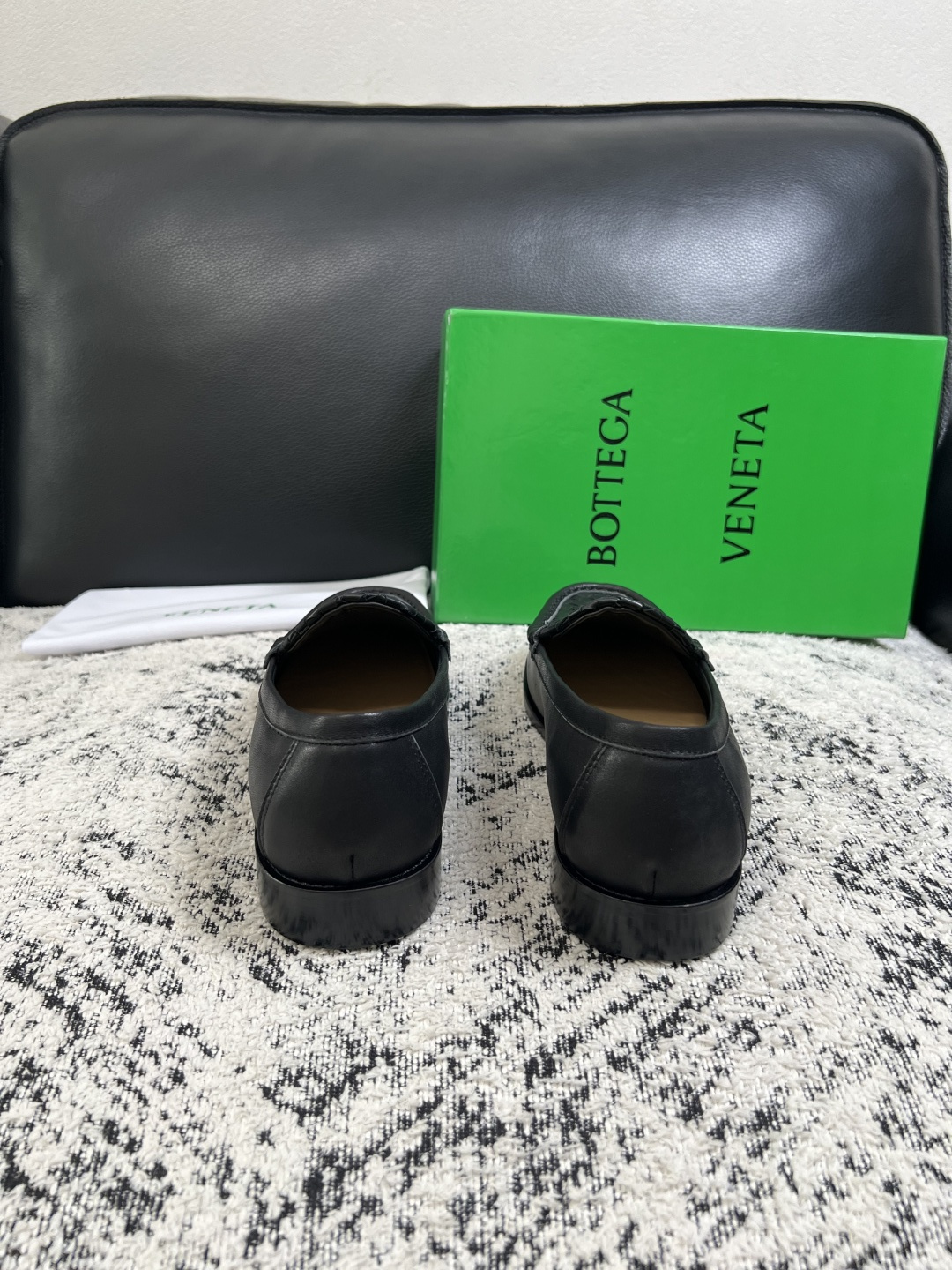 BOTTEGA  VENETA  高品质  顶级工艺品   葆蝶家 专柜同步，鞋面意大利进口编织牛皮面料，透气牛皮内里舒