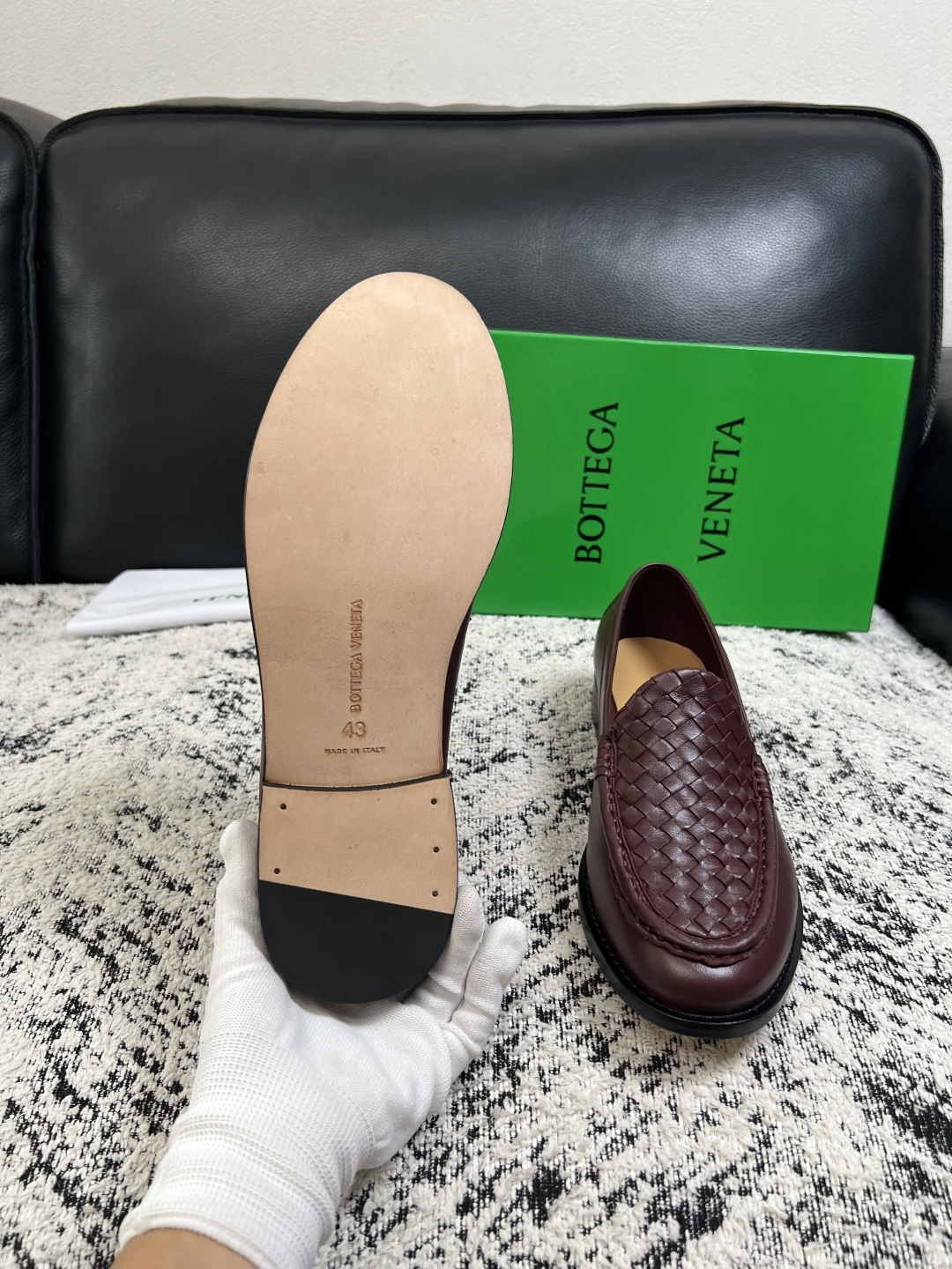 BOTTEGA  VENETA  高品质  顶级工艺品   葆蝶家 专柜同步，鞋面意大利进口编织牛皮面料，透气牛皮内里舒