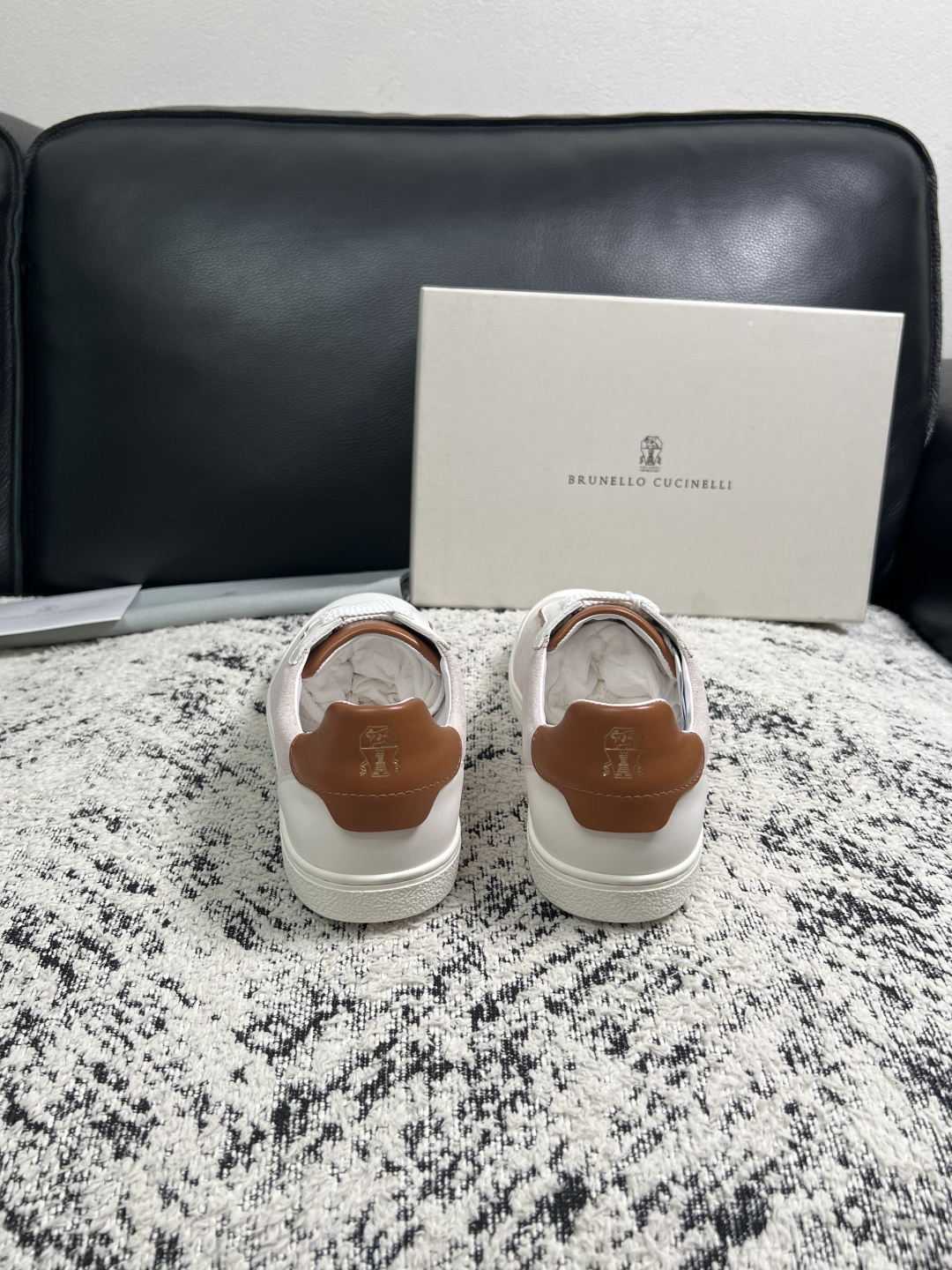 Brunello Cucinelli  高品质 顶级工艺品  BC  专柜同步原厂配置，意大利进口牛皮面料牛内里垫，高品