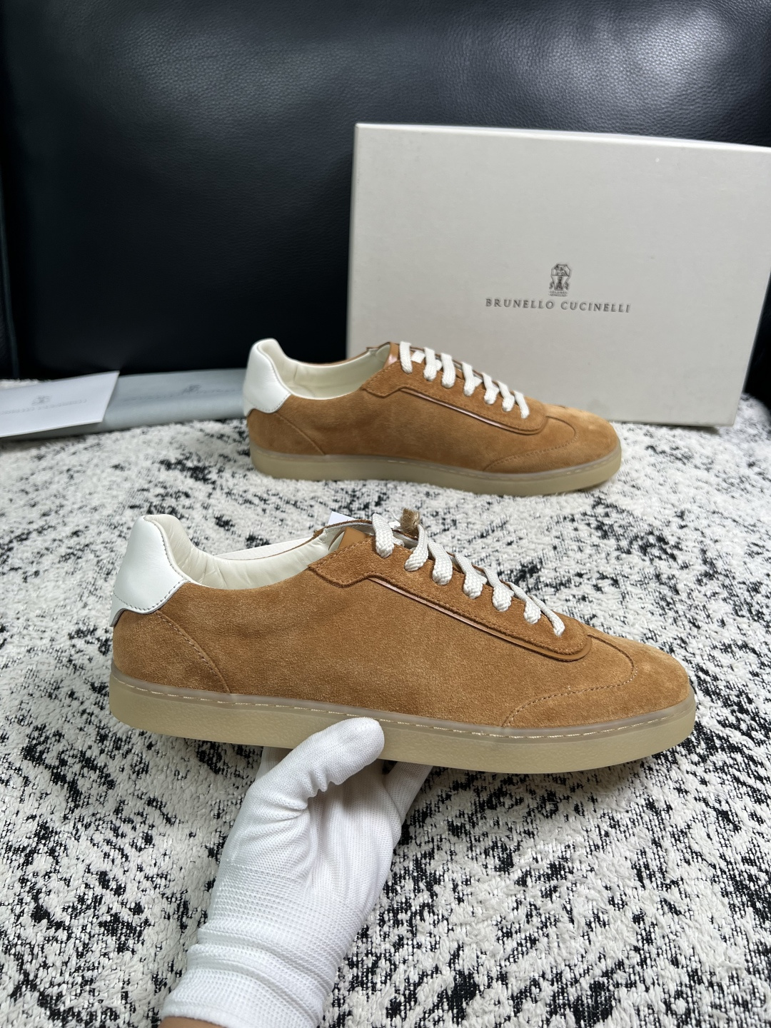 Brunello Cucinelli  高品质 顶级工艺品  BC  专柜同步原厂配置，意大利进口牛皮面料牛内里垫，高品