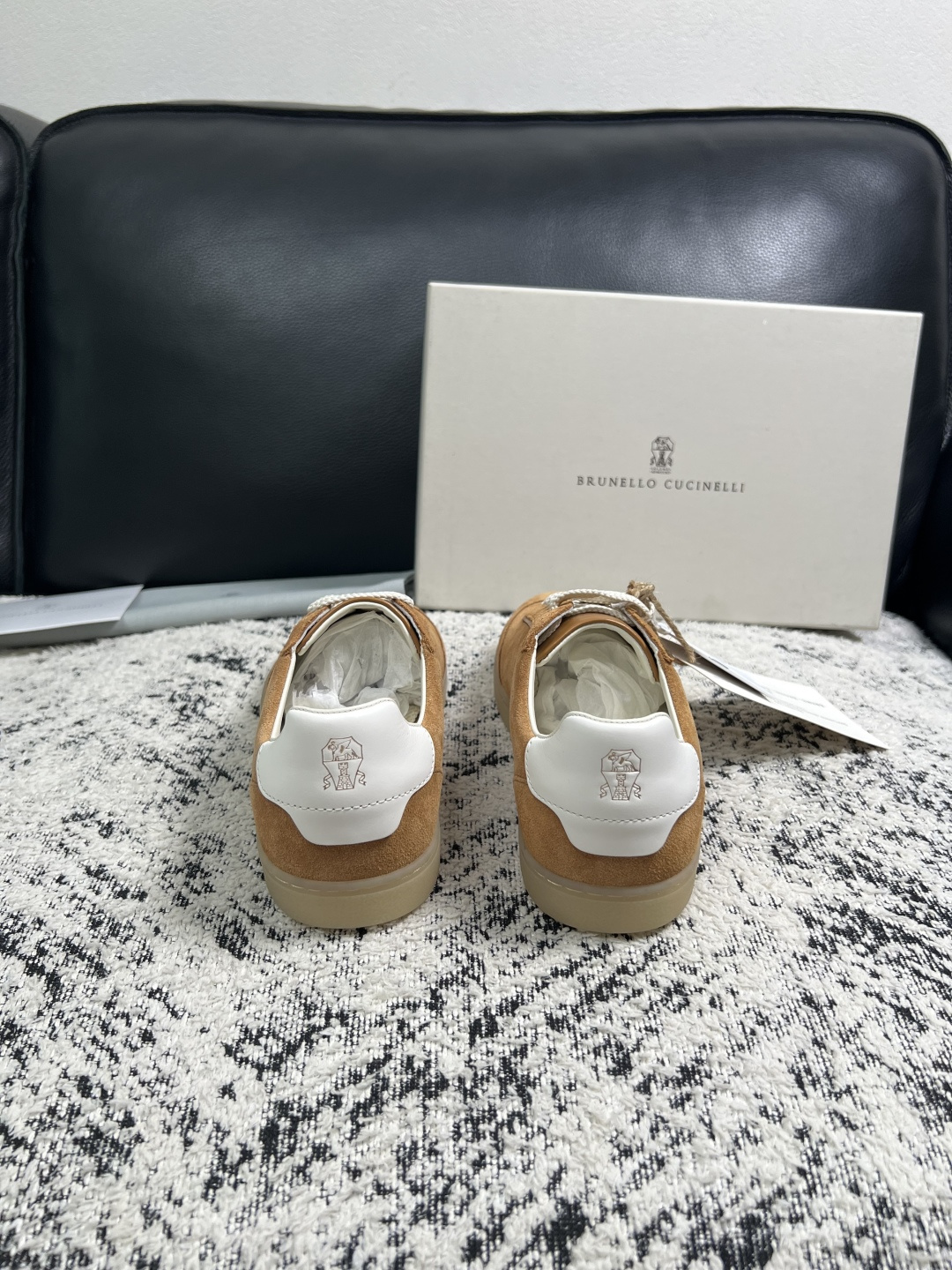 Brunello Cucinelli  高品质 顶级工艺品  BC  专柜同步原厂配置，意大利进口牛皮面料牛内里垫，高品