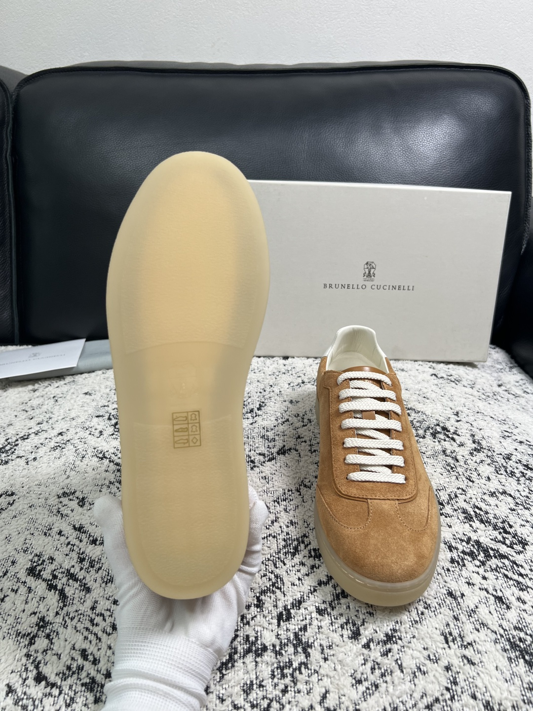 Brunello Cucinelli  高品质 顶级工艺品  BC  专柜同步原厂配置，意大利进口牛皮面料牛内里垫，高品