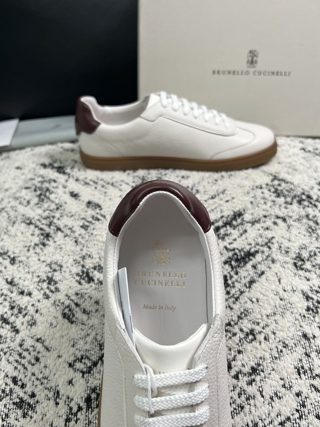 Brunello Cucinelli  高品质 顶级工艺品  BC  专柜同步原厂配置，意大利进口牛皮面料牛内里垫，高品