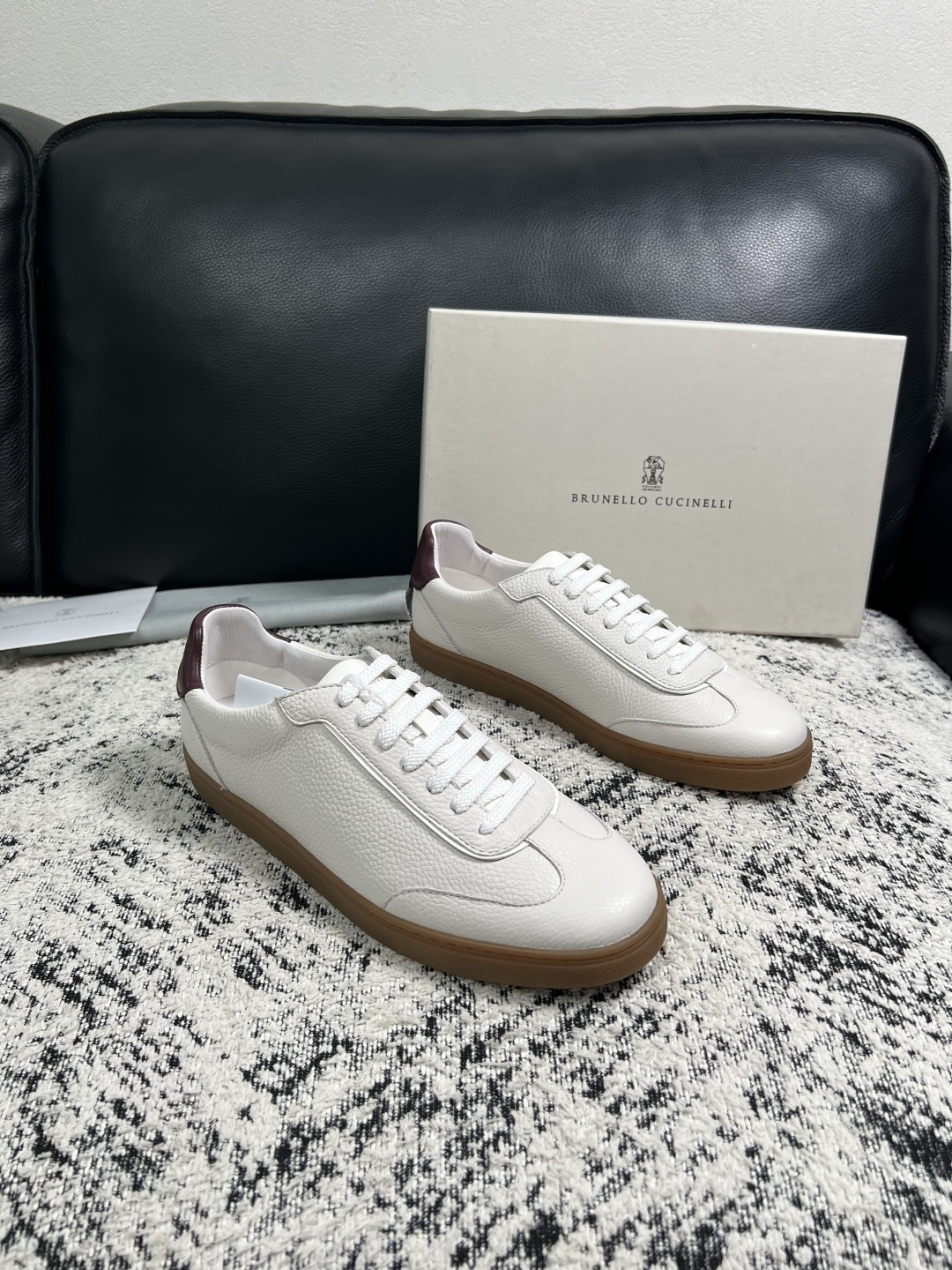 Brunello Cucinelli 高品质 顶级工艺品 BC 专柜同步原厂配置,意大利进口牛皮面料牛内里垫,高品 Brunello Cucinelli 高品质 顶级工艺品 BC 专柜同步原厂配置,意大利进口牛皮面料牛内里垫,高品