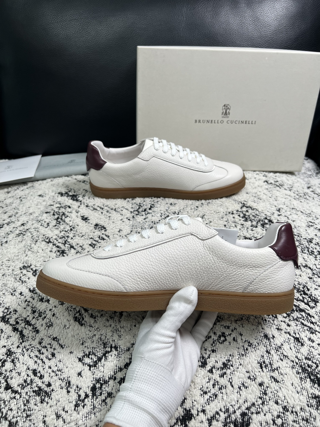 Brunello Cucinelli  高品质 顶级工艺品  BC  专柜同步原厂配置，意大利进口牛皮面料牛内里垫，高品