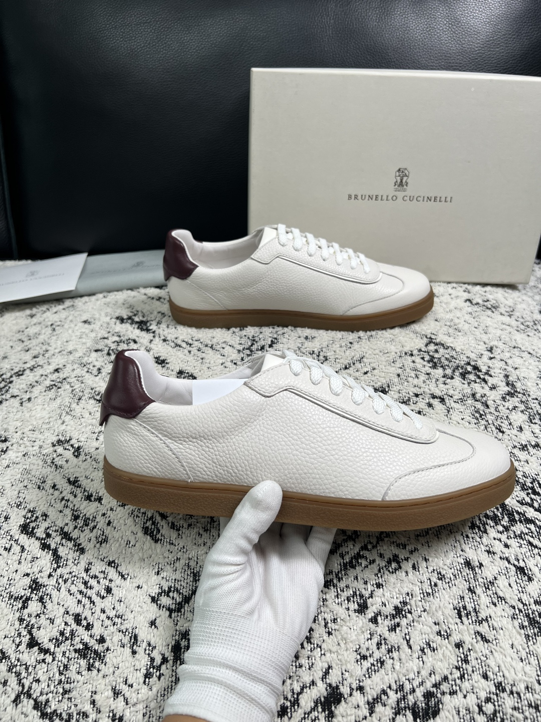 Brunello Cucinelli  高品质 顶级工艺品  BC  专柜同步原厂配置，意大利进口牛皮面料牛内里垫，高品