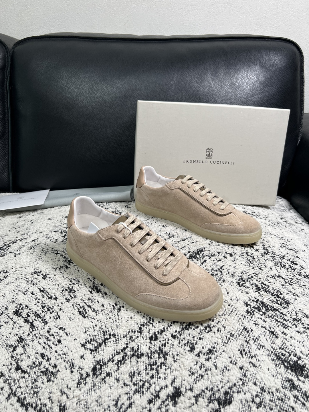 Brunello Cucinelli 高品质 顶级工艺品 BC 专柜同步原厂配置,意大利进口牛皮面料牛内里垫,高品 Brunello Cucinelli 高品质 顶级工艺品 BC 专柜同步原厂配置,意大利进口牛皮面料牛内里垫,高品