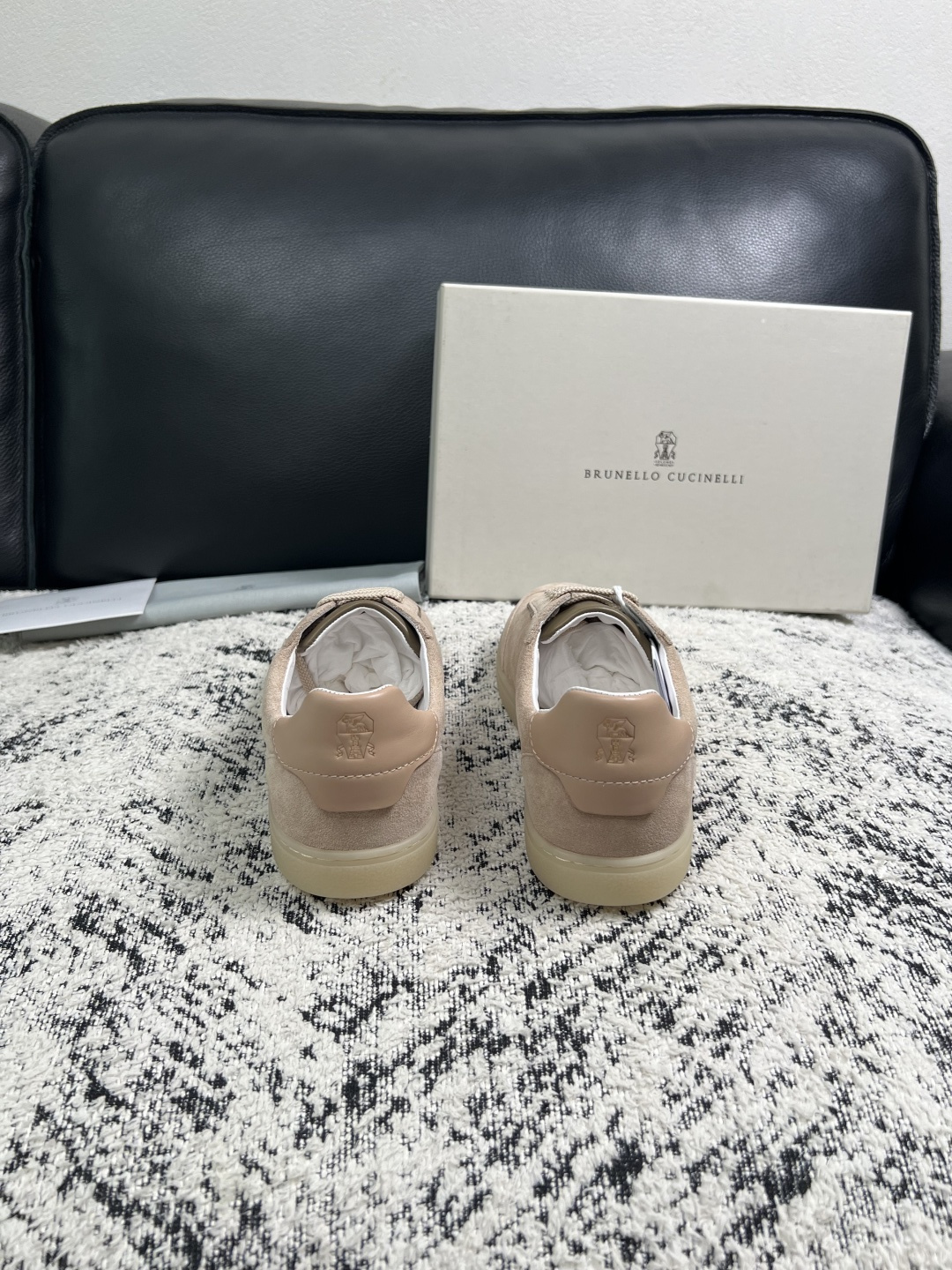 Brunello Cucinelli  高品质 顶级工艺品  BC  专柜同步原厂配置，意大利进口牛皮面料牛内里垫，高品