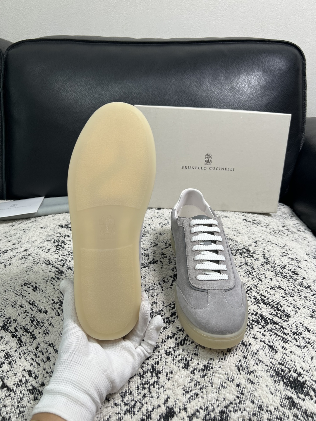 Brunello Cucinelli  高品质 顶级工艺品  BC  专柜同步原厂配置，意大利进口牛皮面料牛内里垫，高品