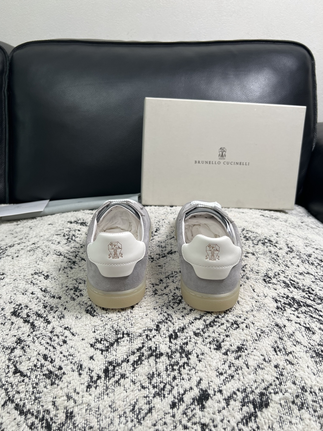 Brunello Cucinelli  高品质 顶级工艺品  BC  专柜同步原厂配置，意大利进口牛皮面料牛内里垫，高品