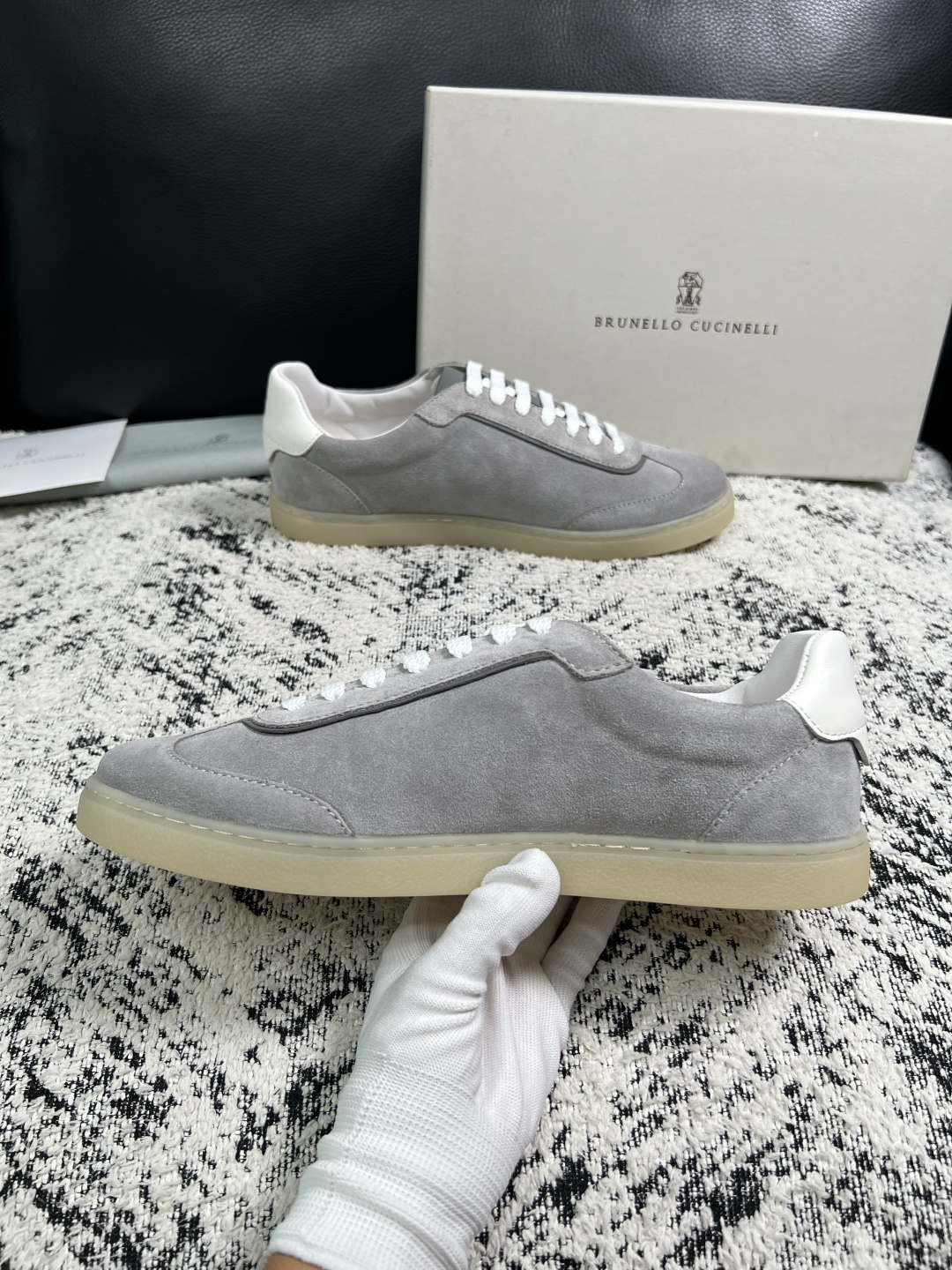 Brunello Cucinelli  高品质 顶级工艺品  BC  专柜同步原厂配置，意大利进口牛皮面料牛内里垫，高品