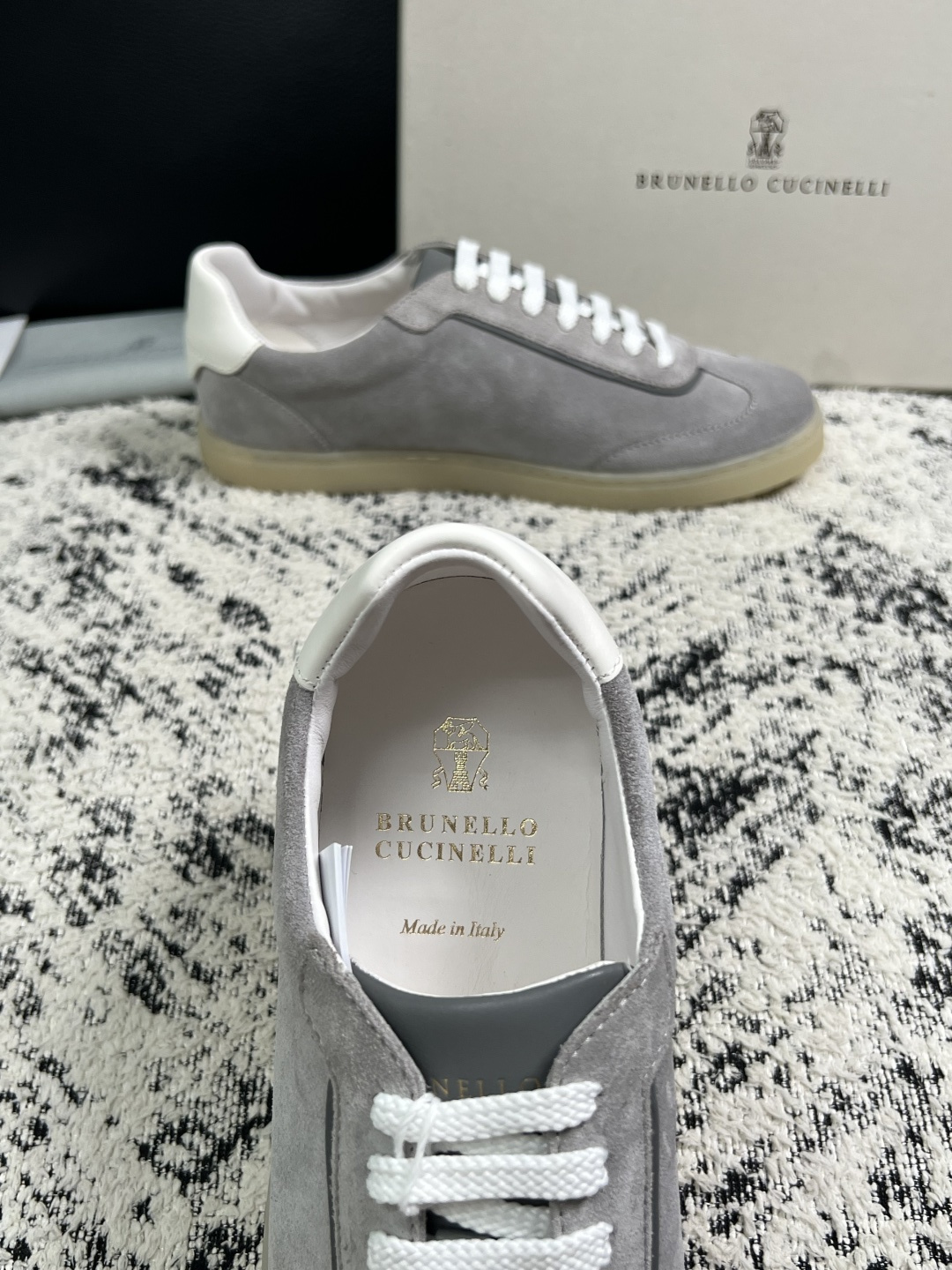 Brunello Cucinelli  高品质 顶级工艺品  BC  专柜同步原厂配置，意大利进口牛皮面料牛内里垫，高品