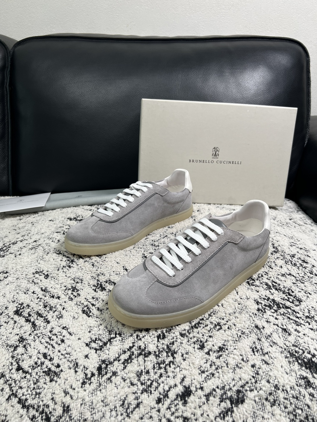 Brunello Cucinelli  高品质 顶级工艺品  BC  专柜同步原厂配置，意大利进口牛皮面料牛内里垫，高品
