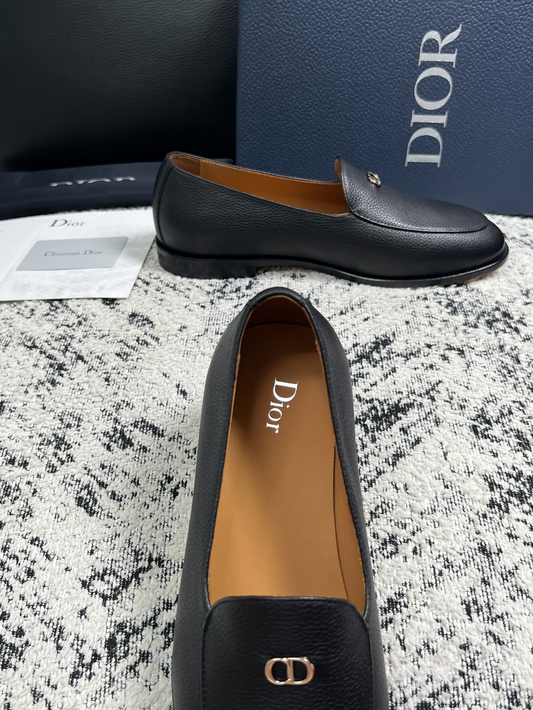 Dior  高品质  顶级工艺品  迪奥  皮鞋系列专柜同步原厂配置，意大利进口牛皮，全进口水染牛皮里垫，鞋底：原厂特供