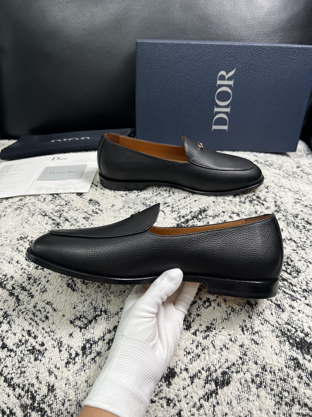 Dior  高品质  顶级工艺品  迪奥  皮鞋系列专柜同步原厂配置，意大利进口牛皮，全进口水染牛皮里垫，鞋底：原厂特供