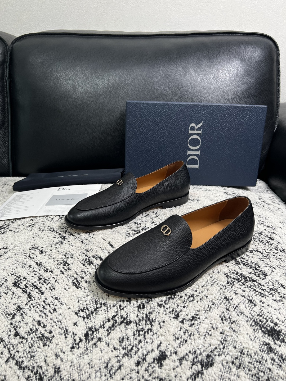 Dior  高品质  顶级工艺品  迪奥  皮鞋系列专柜同步原厂配置，意大利进口牛皮，全进口水染牛皮里垫，鞋底：原厂特供