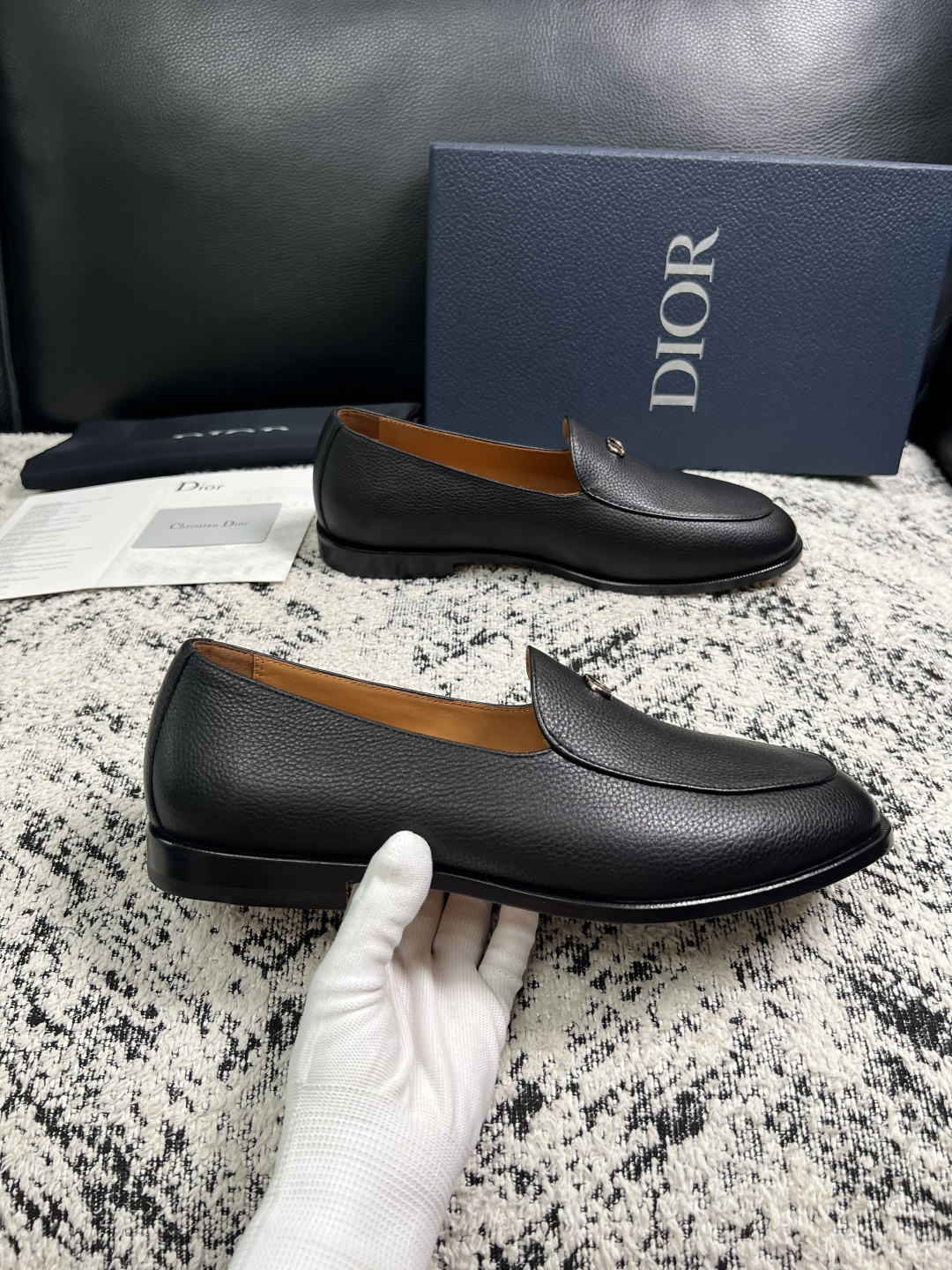 Dior  高品质  顶级工艺品  迪奥  皮鞋系列专柜同步原厂配置，意大利进口牛皮，全进口水染牛皮里垫，鞋底：原厂特供