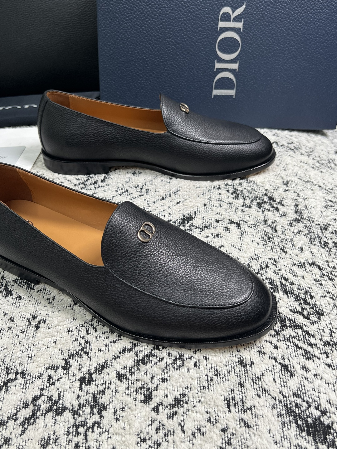 Dior  高品质  顶级工艺品  迪奥  皮鞋系列专柜同步原厂配置，意大利进口牛皮，全进口水染牛皮里垫，鞋底：原厂特供