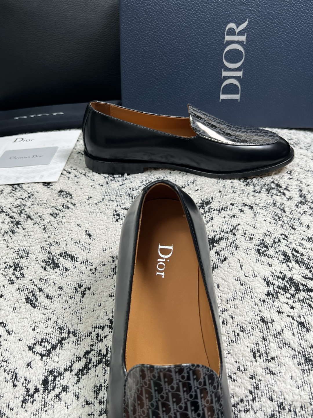 Dior  高品质  顶级工艺品  迪奥  皮鞋系列专柜同步原厂配置，意大利进口牛皮，全进口水染牛皮里垫，鞋底：原厂特供