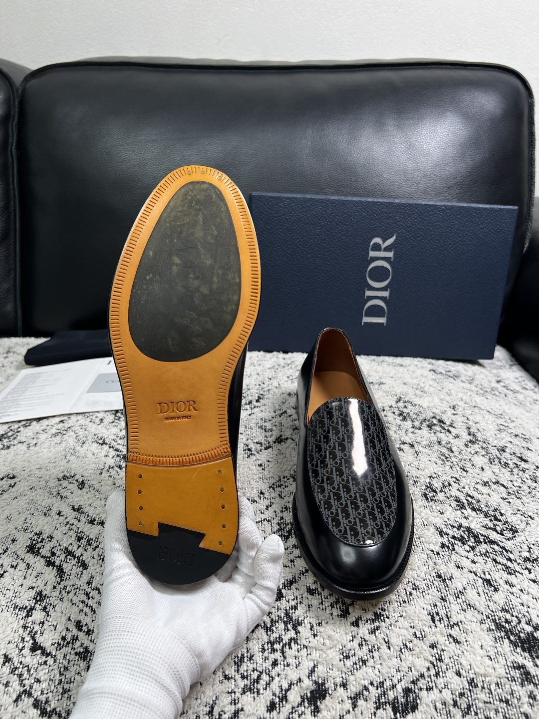 Dior  高品质  顶级工艺品  迪奥  皮鞋系列专柜同步原厂配置，意大利进口牛皮，全进口水染牛皮里垫，鞋底：原厂特供