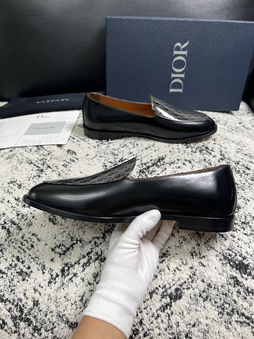 Dior  高品质  顶级工艺品  迪奥  皮鞋系列专柜同步原厂配置，意大利进口牛皮，全进口水染牛皮里垫，鞋底：原厂特供