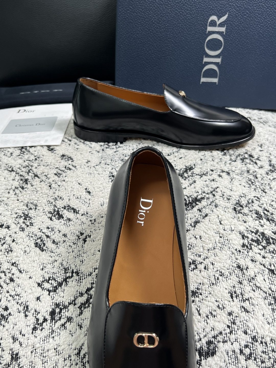 Dior  高品质  顶级工艺品  迪奥  皮鞋系列专柜同步原厂配置，意大利进口牛皮，全进口水染牛皮里垫，鞋底：原厂特供