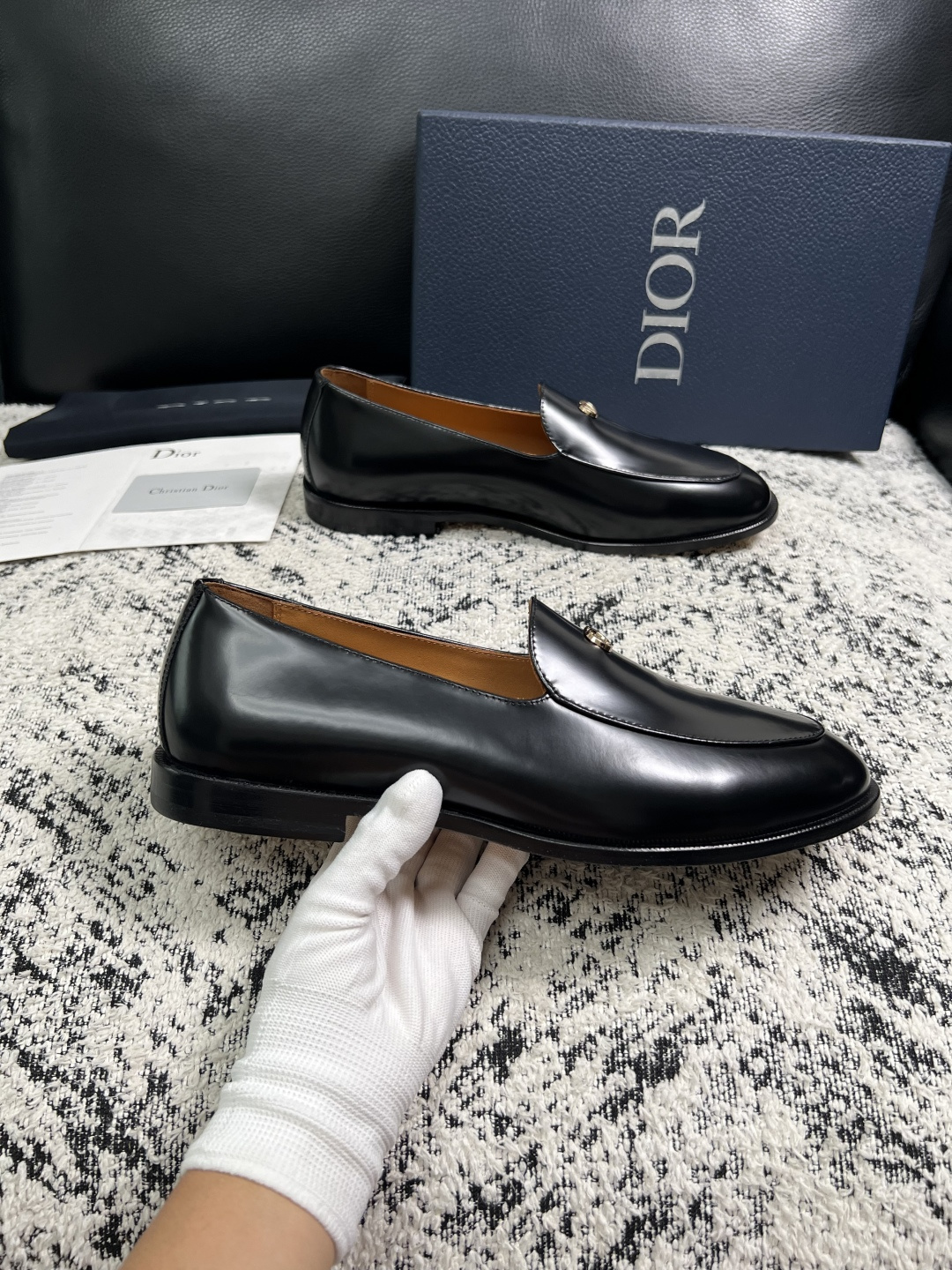 Dior  高品质  顶级工艺品  迪奥  皮鞋系列专柜同步原厂配置，意大利进口牛皮，全进口水染牛皮里垫，鞋底：原厂特供