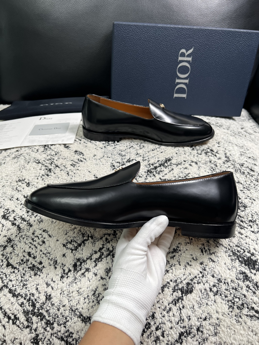 Dior  高品质  顶级工艺品  迪奥  皮鞋系列专柜同步原厂配置，意大利进口牛皮，全进口水染牛皮里垫，鞋底：原厂特供