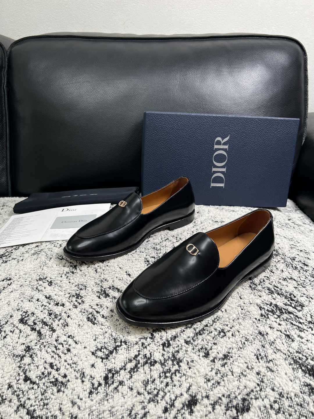 Dior  高品质  顶级工艺品  迪奥  皮鞋系列专柜同步原厂配置，意大利进口牛皮，全进口水染牛皮里垫，鞋底：原厂特供