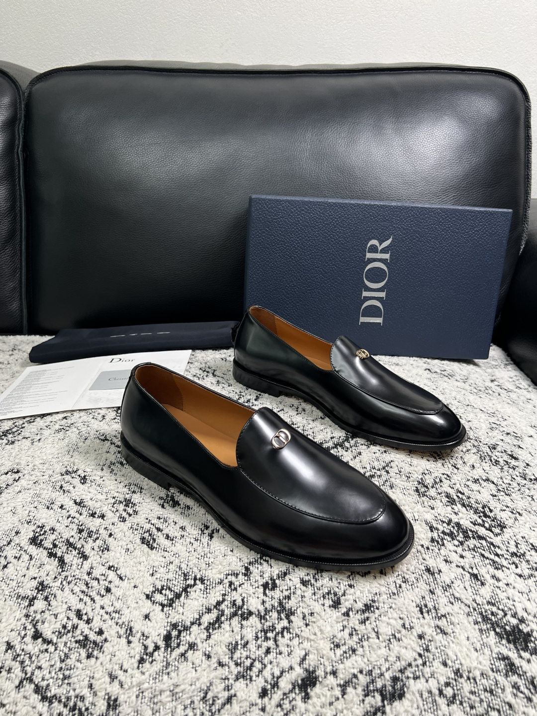Dior  高品质  顶级工艺品  迪奥  皮鞋系列专柜同步原厂配置，意大利进口牛皮，全进口水染牛皮里垫，鞋底：原厂特供