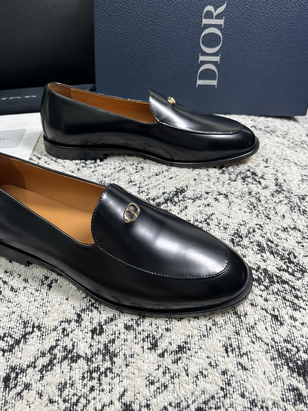 Dior  高品质  顶级工艺品  迪奥  皮鞋系列专柜同步原厂配置，意大利进口牛皮，全进口水染牛皮里垫，鞋底：原厂特供