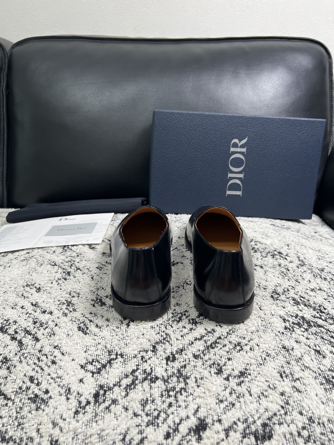 Dior  高品质  顶级工艺品  迪奥  皮鞋系列专柜同步原厂配置，意大利进口牛皮，全进口水染牛皮里垫，鞋底：原厂特供
