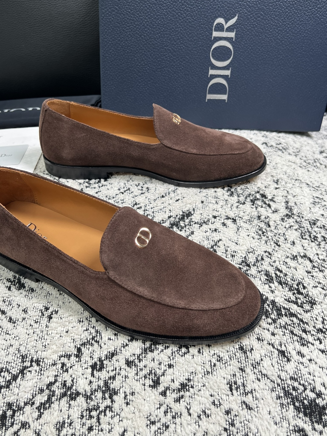 Dior  高品质  顶级工艺品  迪奥  皮鞋系列专柜同步原厂配置，意大利进口牛皮，全进口水染牛皮里垫，鞋底：原厂特供