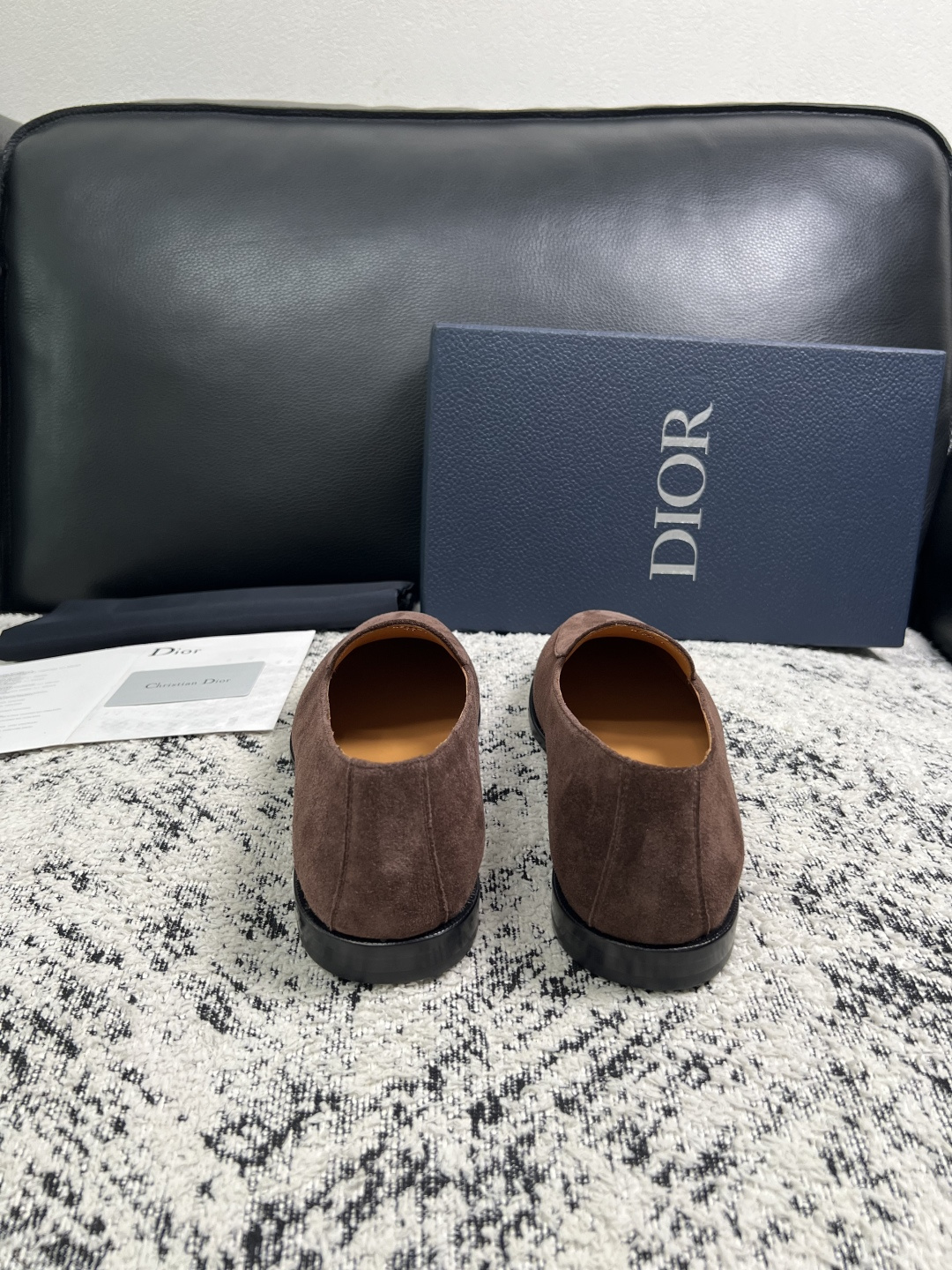 Dior  高品质  顶级工艺品  迪奥  皮鞋系列专柜同步原厂配置，意大利进口牛皮，全进口水染牛皮里垫，鞋底：原厂特供