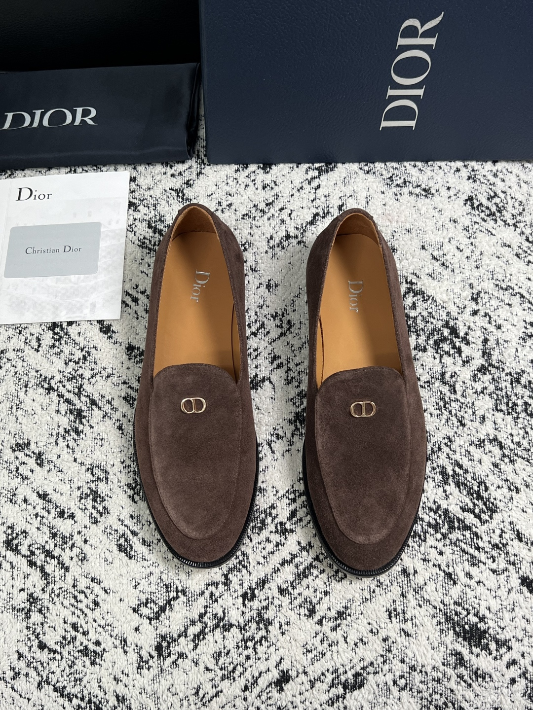 Dior  高品质  顶级工艺品  迪奥  皮鞋系列专柜同步原厂配置，意大利进口牛皮，全进口水染牛皮里垫，鞋底：原厂特供