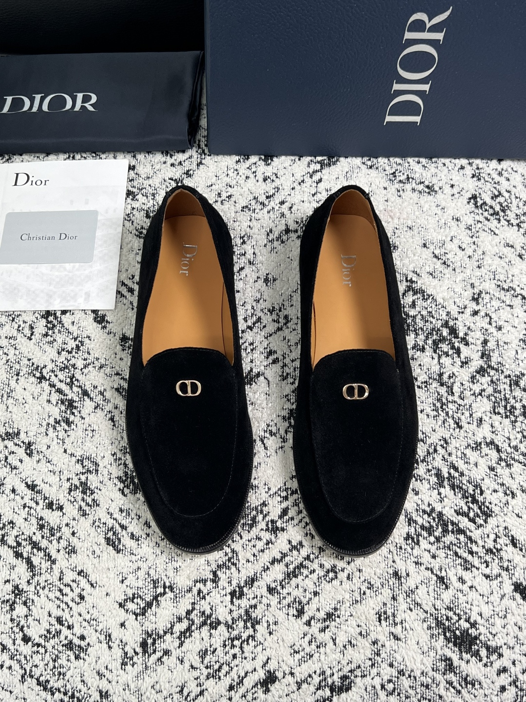 Dior  高品质  顶级工艺品  迪奥  皮鞋系列专柜同步原厂配置，意大利进口牛皮，全进口水染牛皮里垫，鞋底：原厂特供
