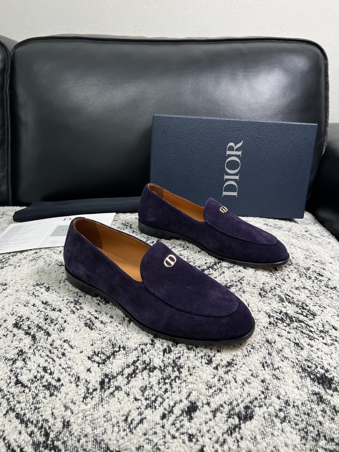 NO:955422,Dior high-quality top handicrafts Dior leather shoes series counters are equipped with original factory configurations, imported cowhide from Italy, fully imported water-dyed cowhide linings, original soles specially provided by the factory and super comfortable. You are welcome to compare the original factory with the single product, the code number is 39-44 (can be ordered 38 45 46), dior, dior, cowhide19860909Dior 高品质 顶级工艺品 迪奥 皮鞋系列专柜同步原厂配置,意大利进口牛皮,全进口水染牛皮里垫,鞋底原厂特供原版底超级舒适,原厂跟单货欢迎对比,码数39-44（可订38 45 46）,,dior,dior,cowhide,Men's shoes
